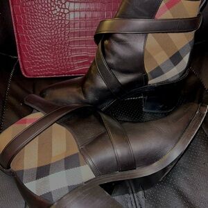 Burberry Black Leather Heel